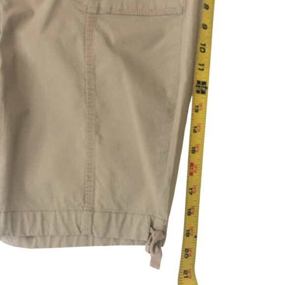 St. Johns Bay Cargo Beige Women's Beige Cargo Shorts Front Zipper Size 12 - Picture 8 of 8